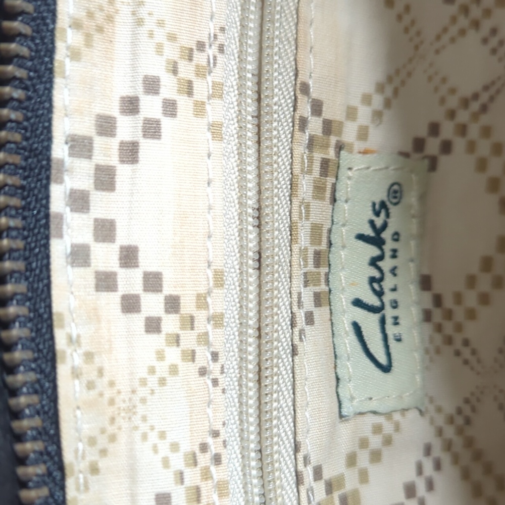 Clark's black leather clutch - Picture 7 of 12